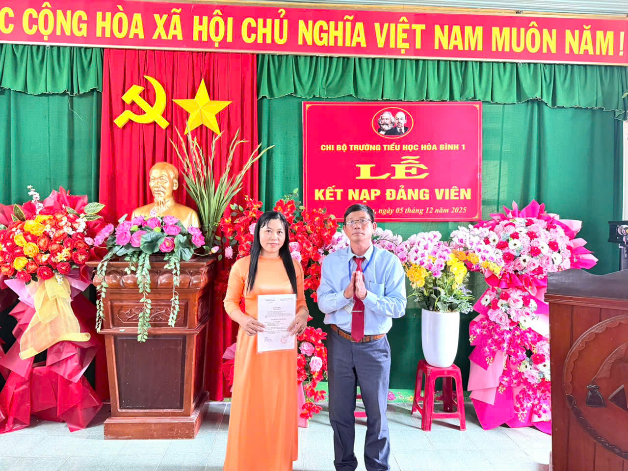 LỄ KẾT NẠP ĐẢNG VIÊN LỄ KẾT NẠP ĐẢNG VIÊN